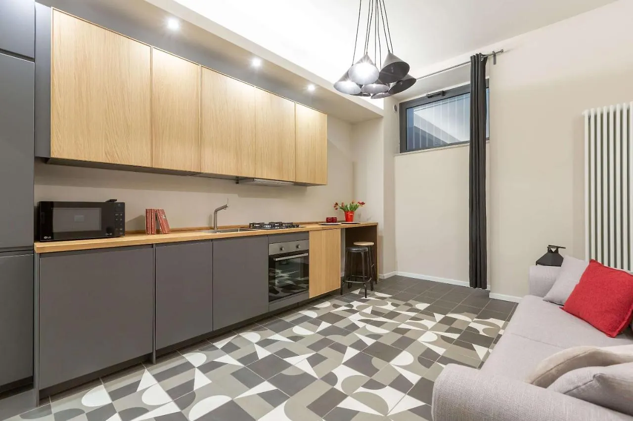 Mou43 -Loreto-Duomo- Urban House - Luxury Милан 0*,