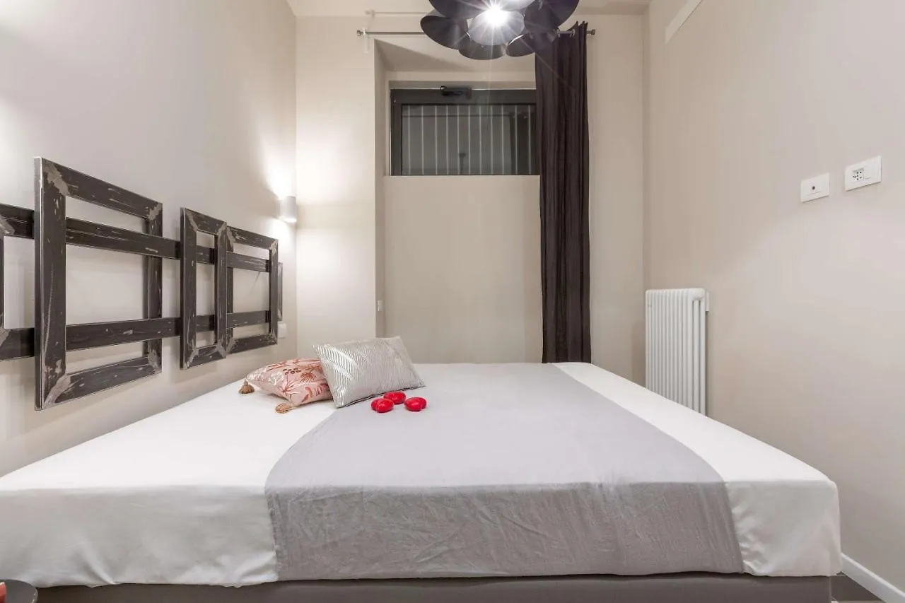 Апартаменты Mou43 -Loreto-Duomo- Urban House - Luxury Милан